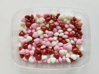 Cukrová srdíčka 3D červeno-řůžovo bílá 50g